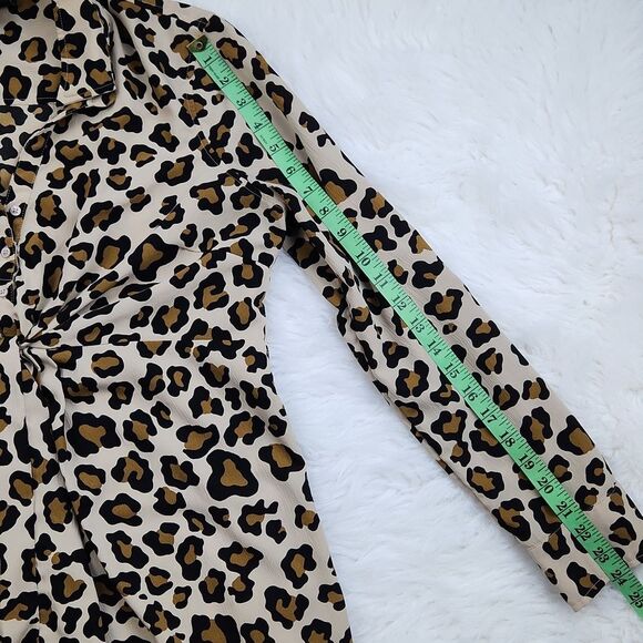 A Pea In The Pod Maternity Long Sleeve Button Front Shirt in Animal Print Small - Picture 7 of 9